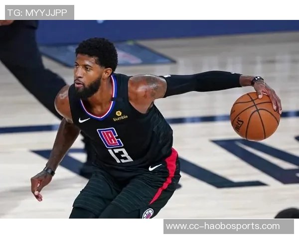 豪泽三分火力全开10投6中助力球队斩获18分3篮板1断1帽