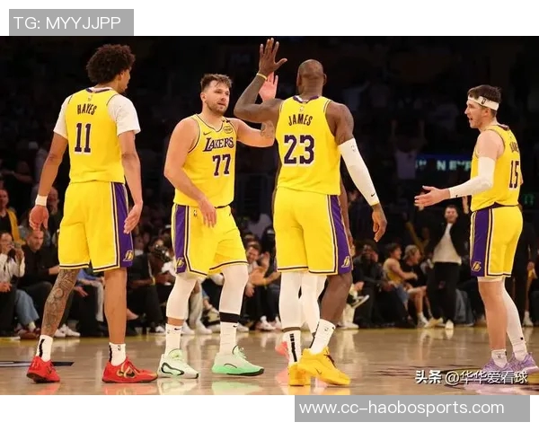 NBA赛事分析：独行侠对决火箭开拓者再胜湖人快船险胜热火的精彩回顾