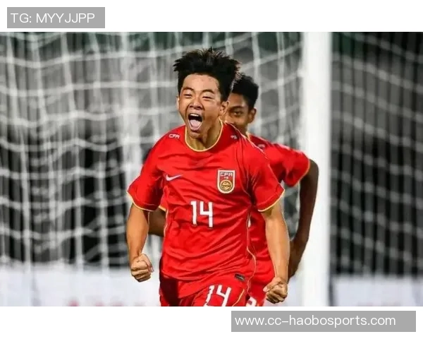 关键战役中帅惟浩头球破门完成帽子戏法邝兆镭助攻国少队3-0领先